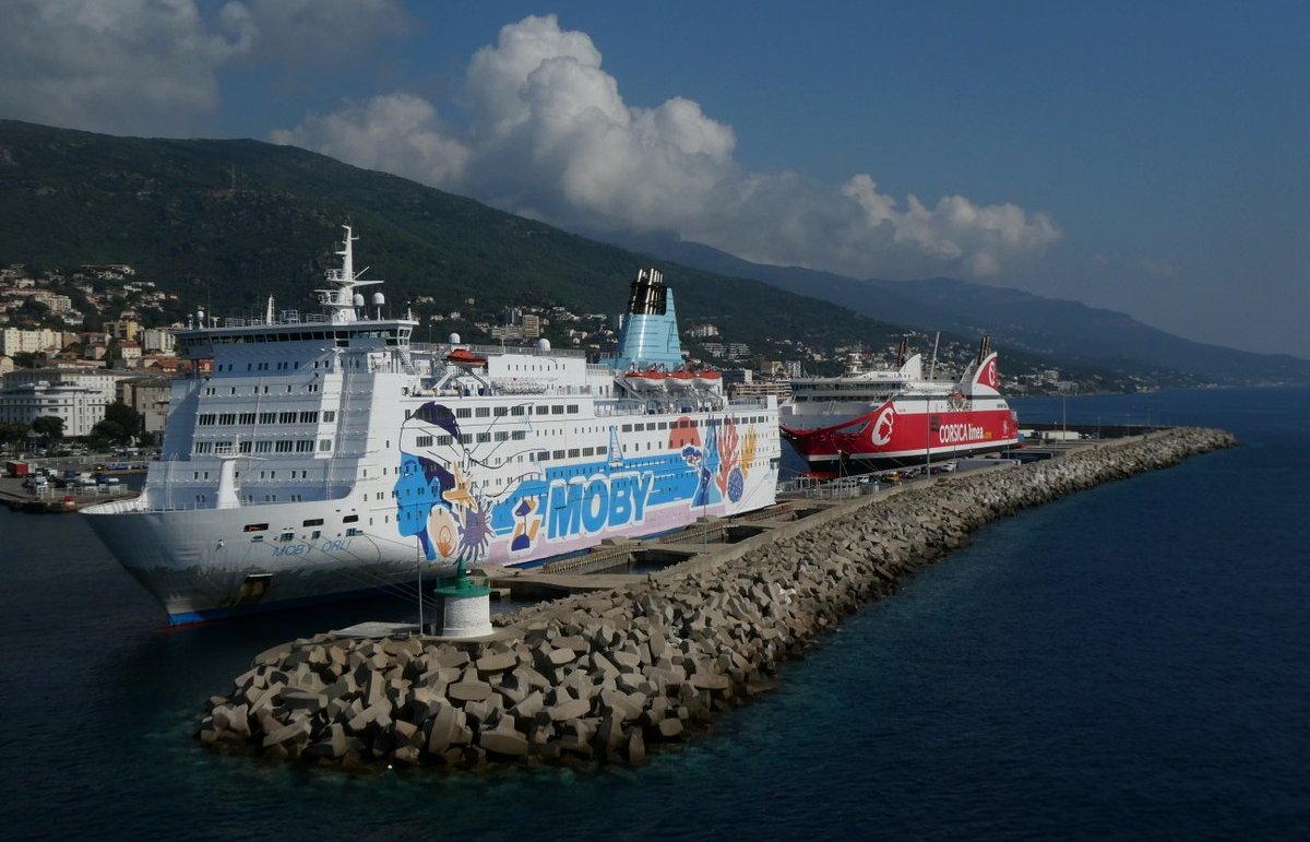 Les Moby Orli et Pascal Paoli &agrave; quai &agrave; Bastia, en ao&ucirc;t 2024 ; photo : Romain Roussel.