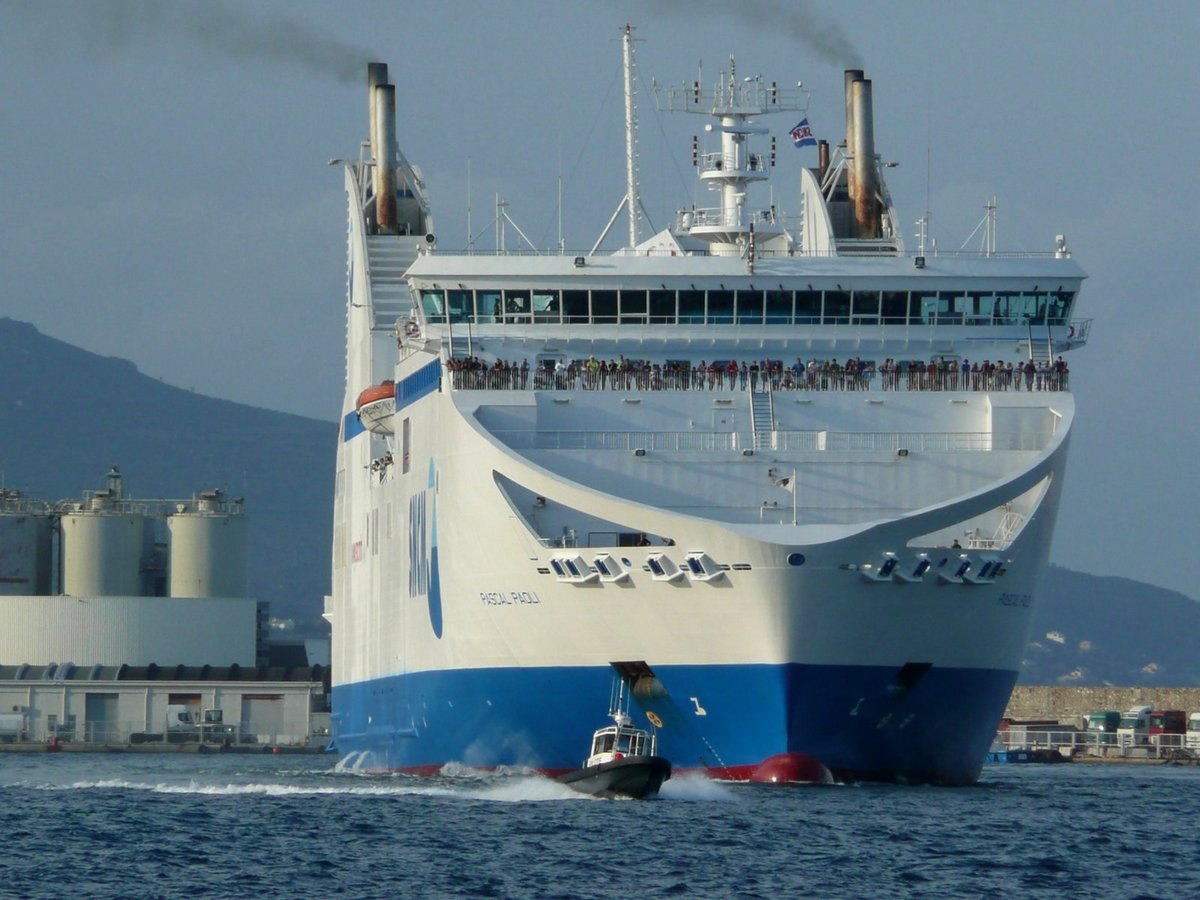 Le d&eacute;part du Pascal Paoli de Bastia, en ao&ucirc;t 2014 ; photo : Romain Roussel.