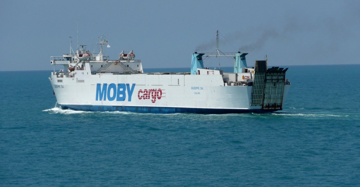 L'arriv&eacute;e du cargo mixte Giuseppe Sa &agrave; Livorno, en juillet 2008 ; photo : Romain Roussel.
