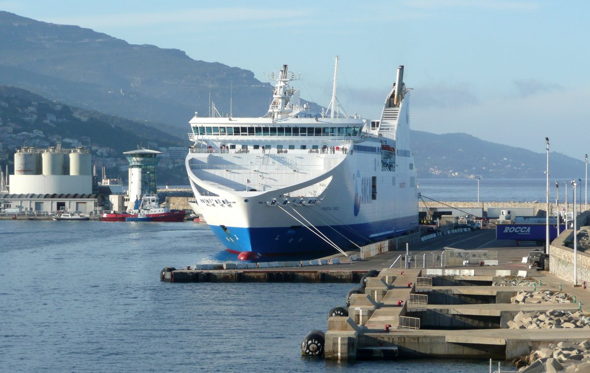 Le Pascal Paoli &agrave; quai &agrave; Bastia, en avril 2014 ; photo : Romain Roussel