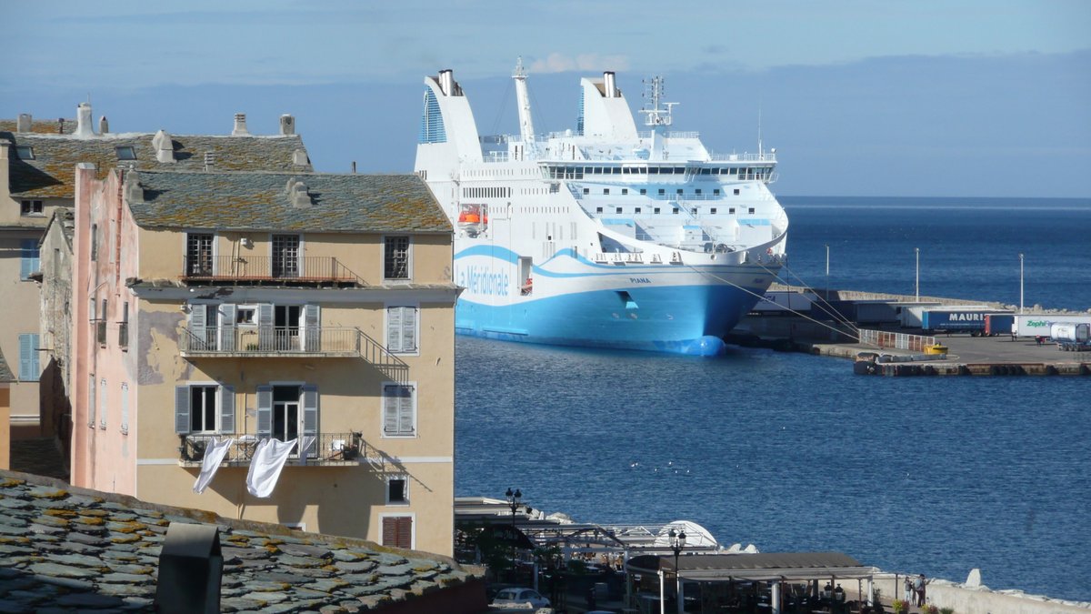 Le Piana &agrave; Bastia en avril 2015, vu des jardins Romieu ; photo : Romain Roussel.